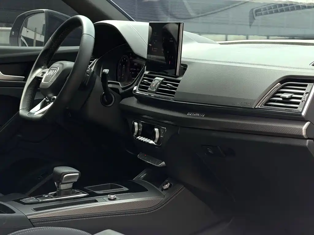 Audi Q5L 2024 40 TFSI Luxury