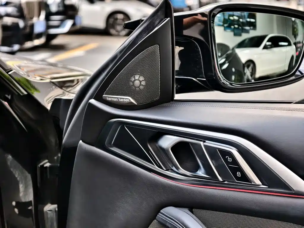BMW M4 — миниатюра 12