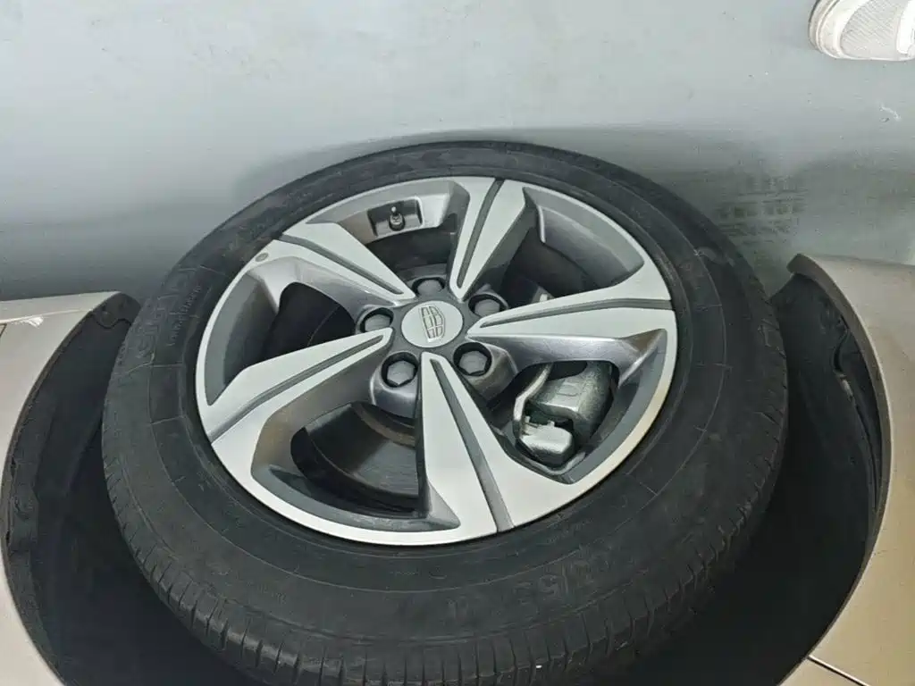 Geely Emgrand GL — миниатюра 23