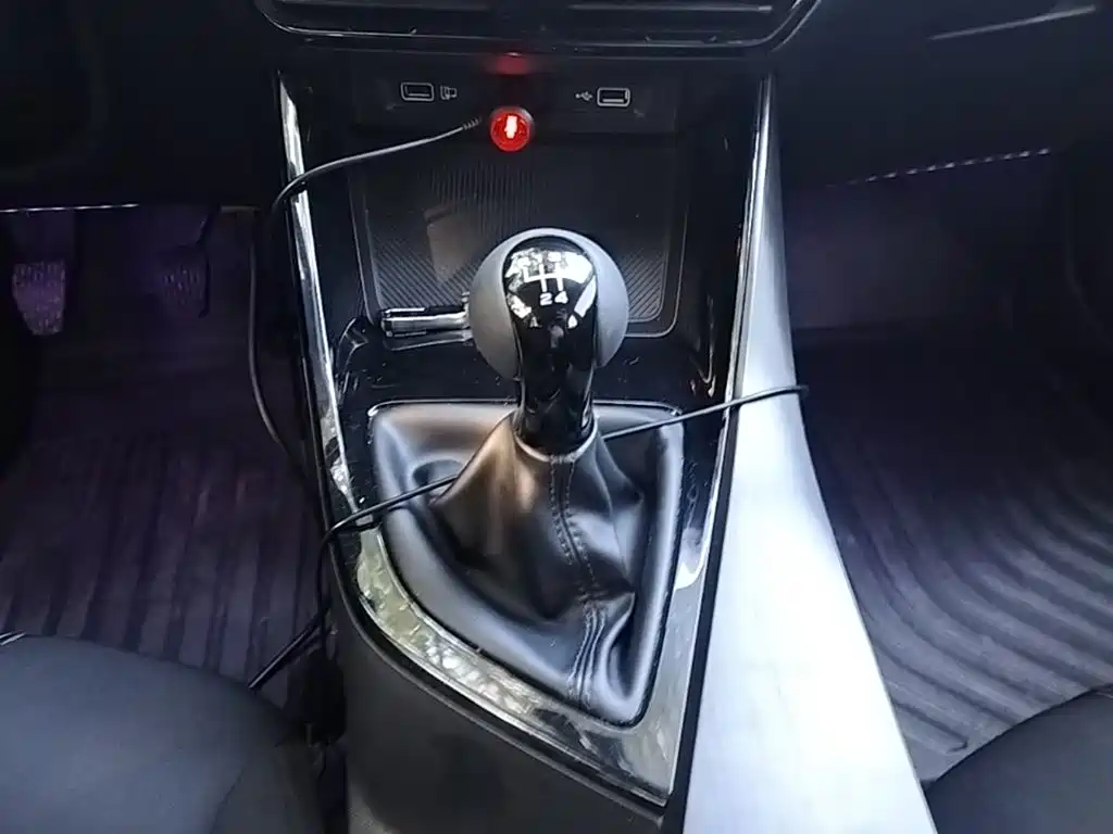 Roewe i5 — миниатюра 14