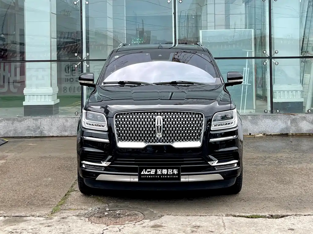 Lincoln Navigator — миниатюра 2