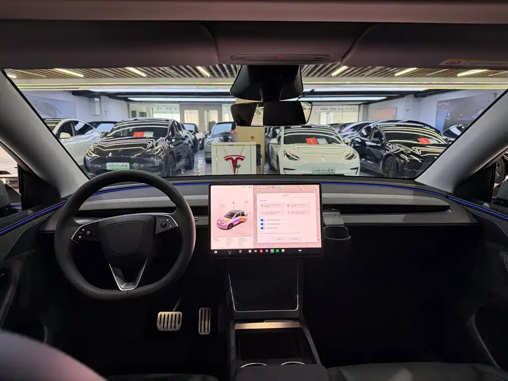 Tesla Model Y — миниатюра 8