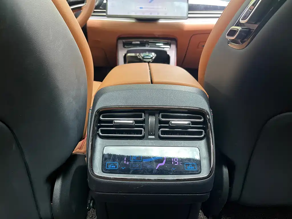 BYD Han — миниатюра 9