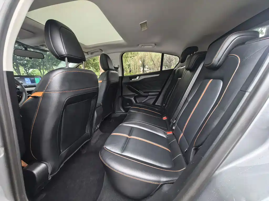 Ford Focus — миниатюра 5