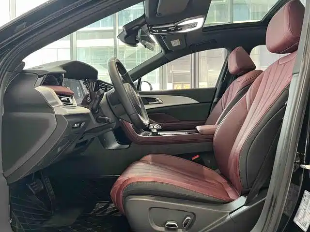 Hongqi Hongqi H5 — миниатюра 6