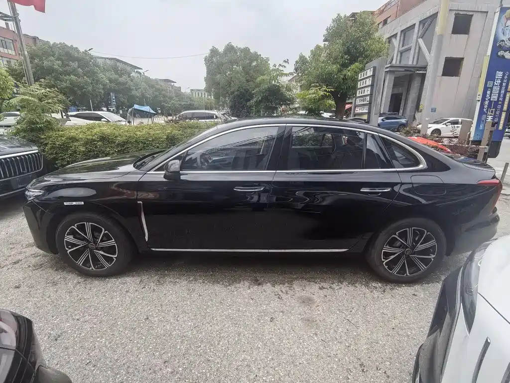 Hongqi H5 PHEV 2025 130