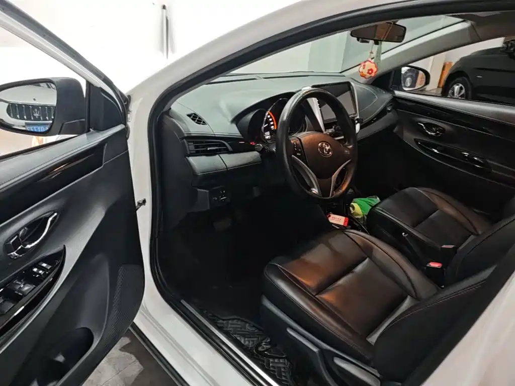 Toyota Yaris L — миниатюра 16