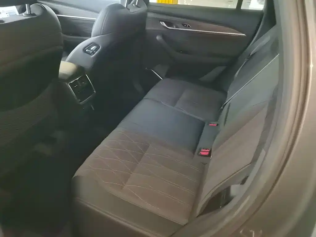 Geely Xingyue L — миниатюра 17