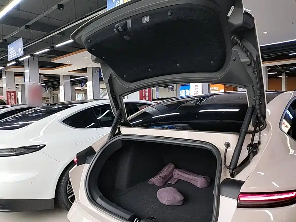 NIO ET5 — миниатюра 19