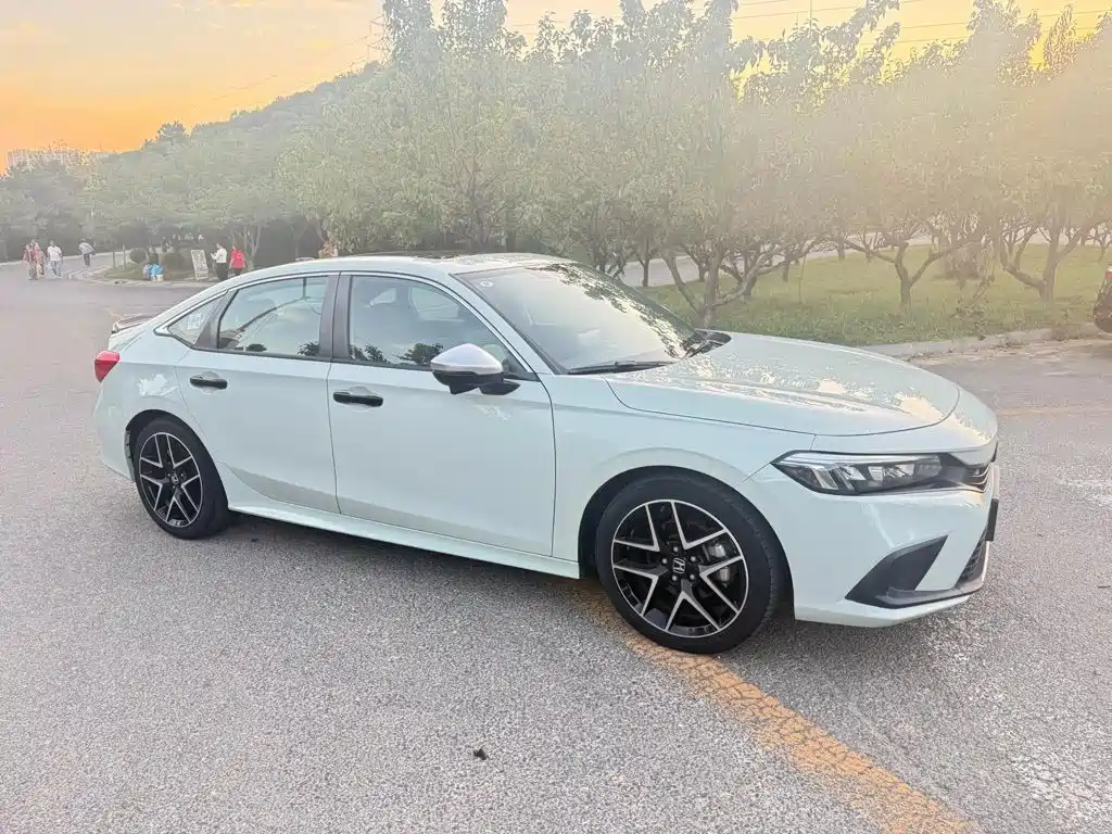 Honda Civic — миниатюра 8