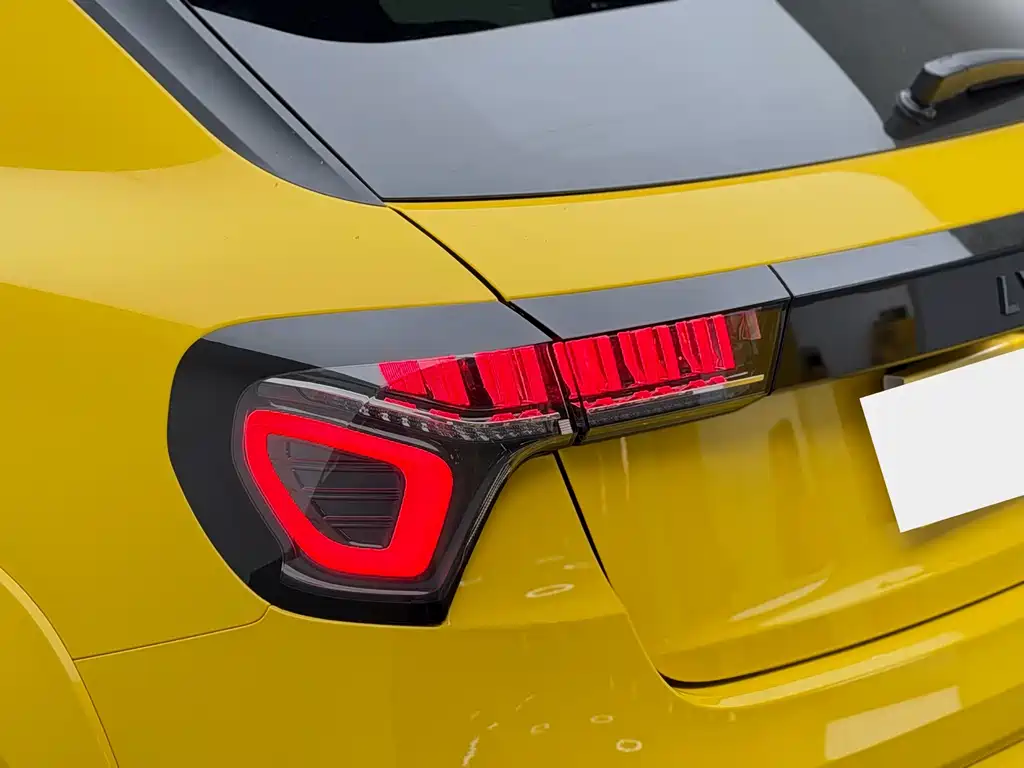 LYNK & CO. 02 HATCHBACK