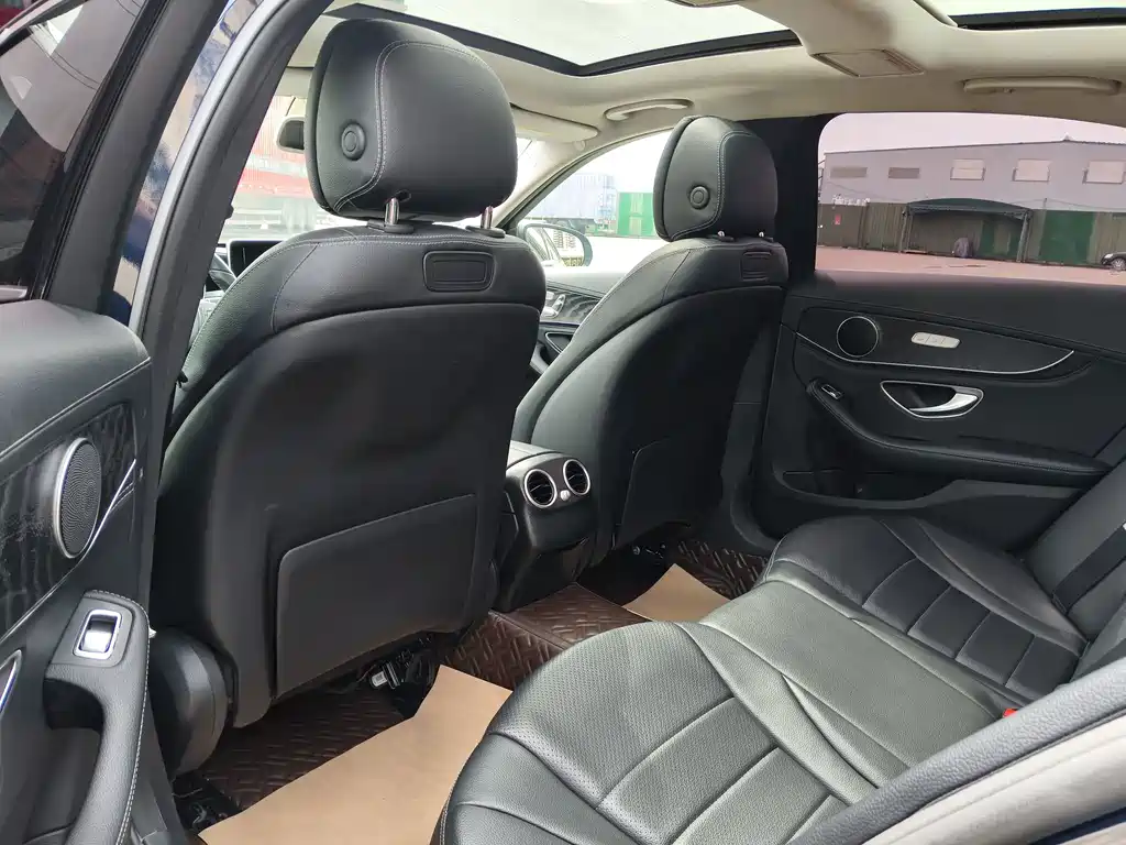 Mercedes-Benz C-Class — миниатюра 10