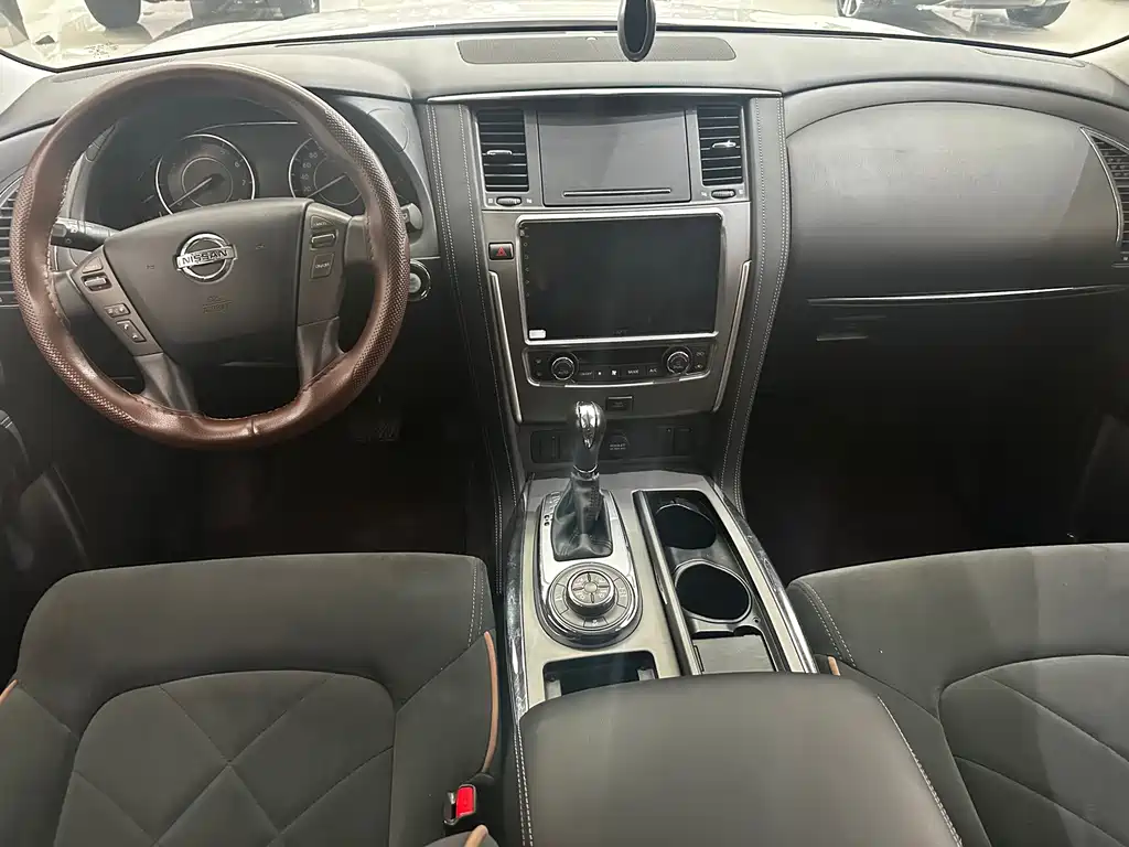 Nissan Patrol — миниатюра 13