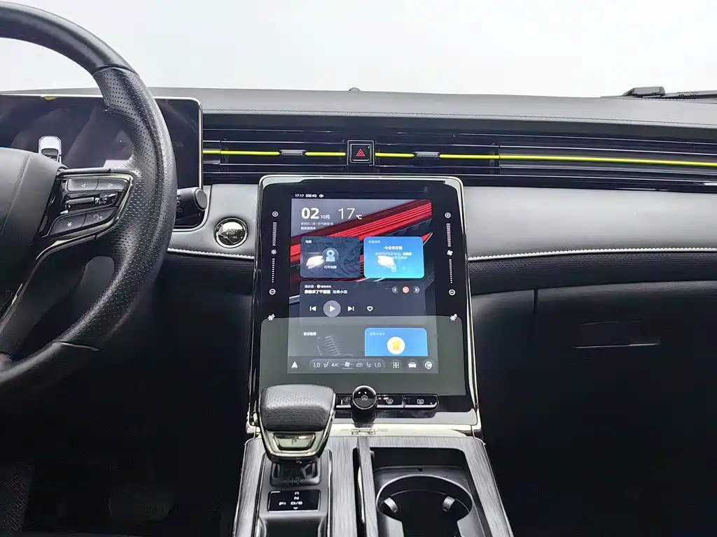 Roewe RX5 — миниатюра 12