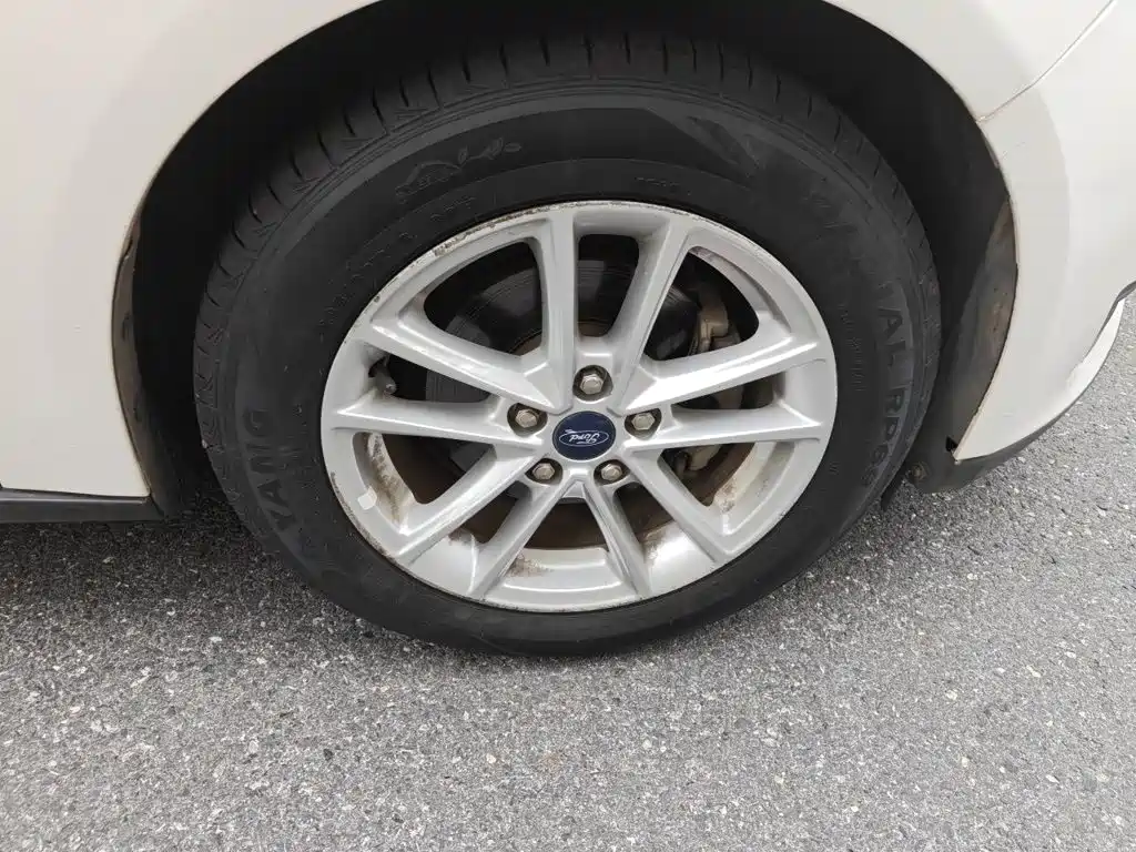 Ford Focus — миниатюра 8