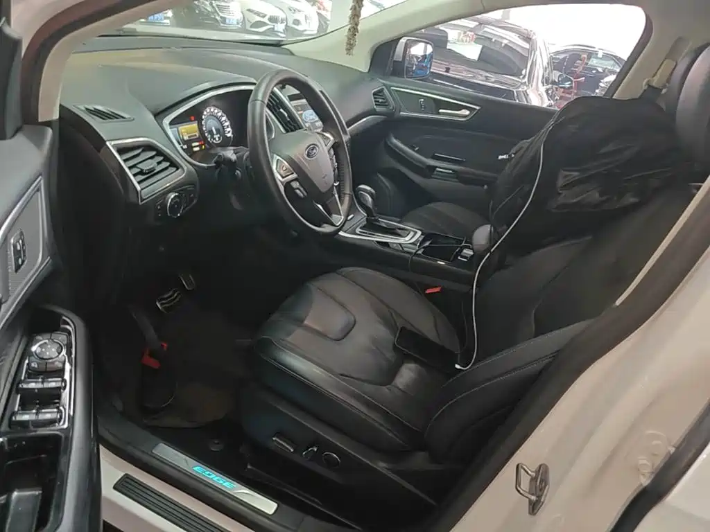 Ford Edge — миниатюра 15