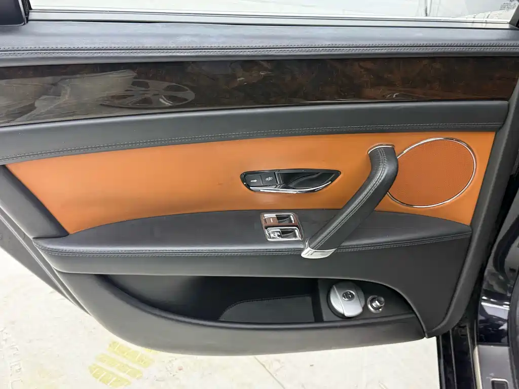 Bentley Flying Spur — фотографии объявления, Фото 13