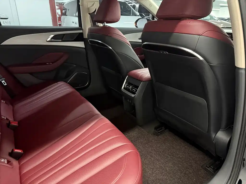 Hongqi Hongqi H5 — миниатюра 16