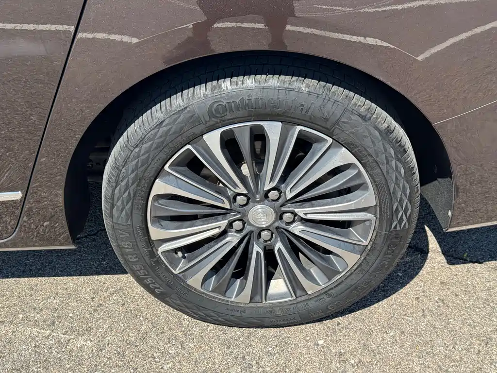 Buick GL8 — миниатюра 11