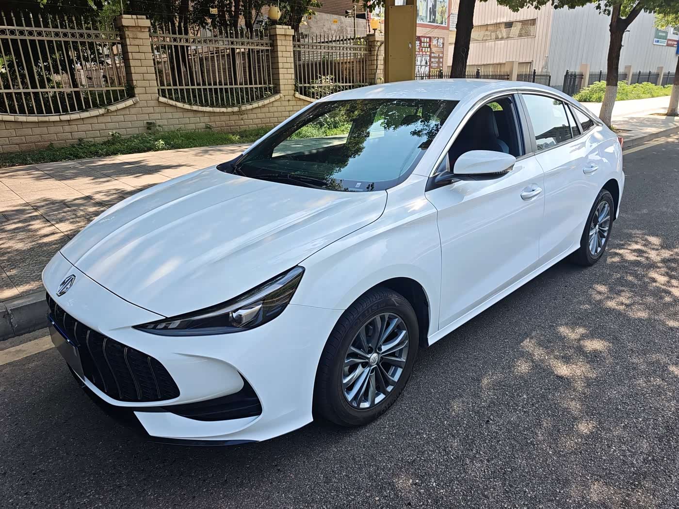 MG MG5 1.5 л 2025 г. Белый, пробег 4200 км