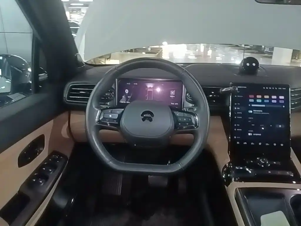 NIO ES8 — миниатюра 11