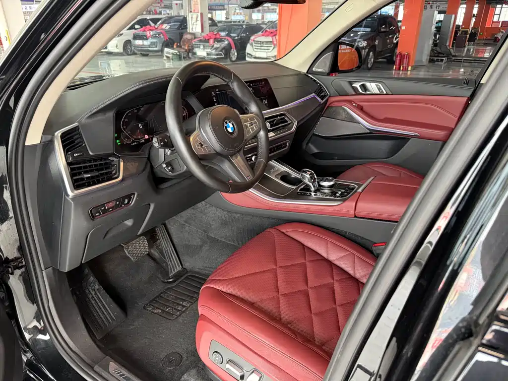 BMW X5 2022 xDrive 30Li Premium M Sport