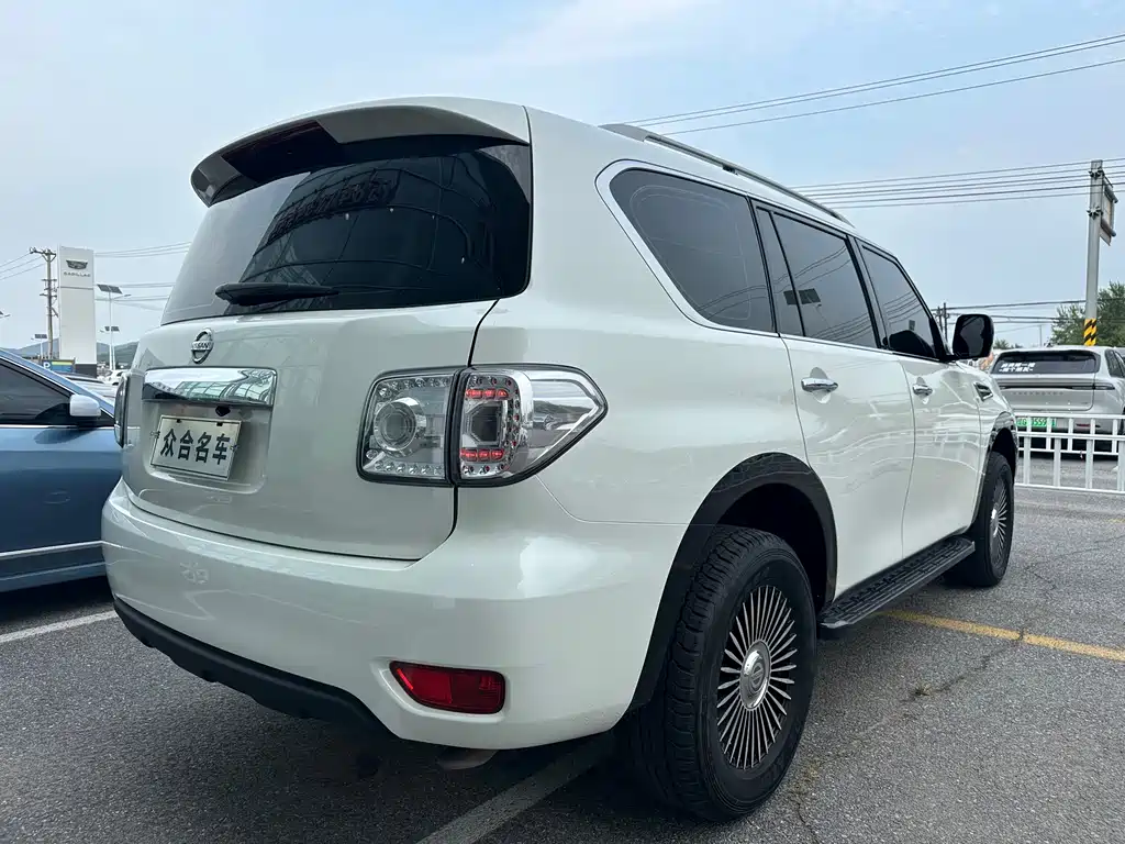 Nissan Patrol — миниатюра 7
