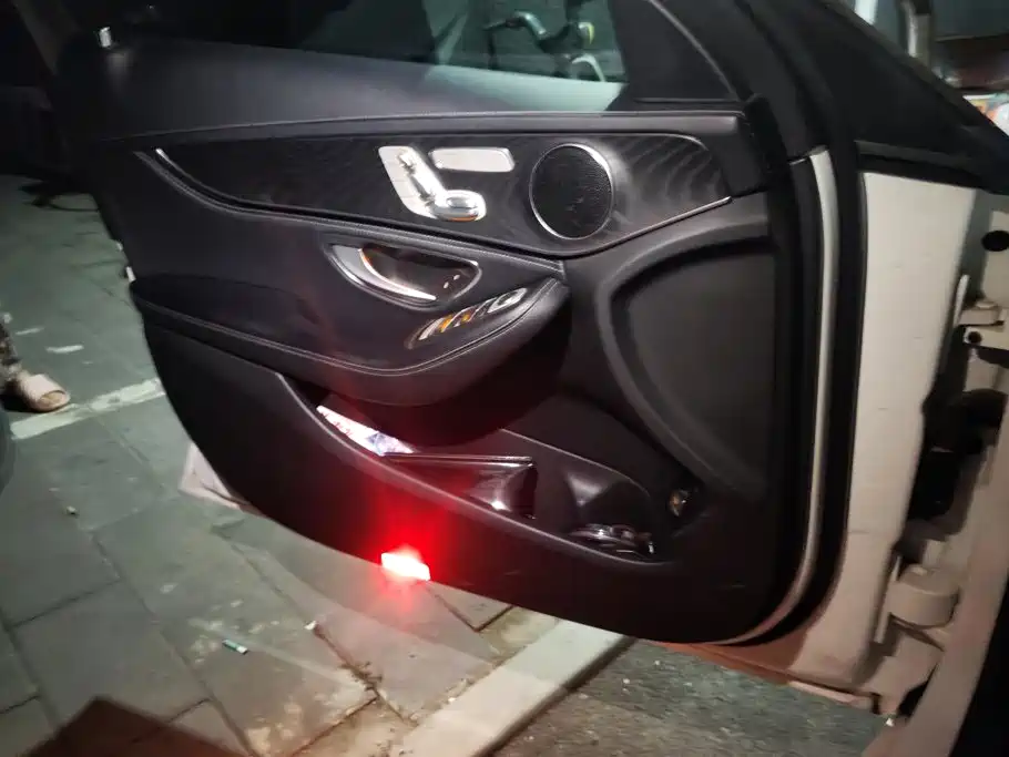Mercedes-Benz C-Class — миниатюра 7