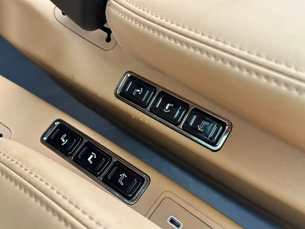 GAC Motor Trumpchi E8 PHEV — миниатюра 9