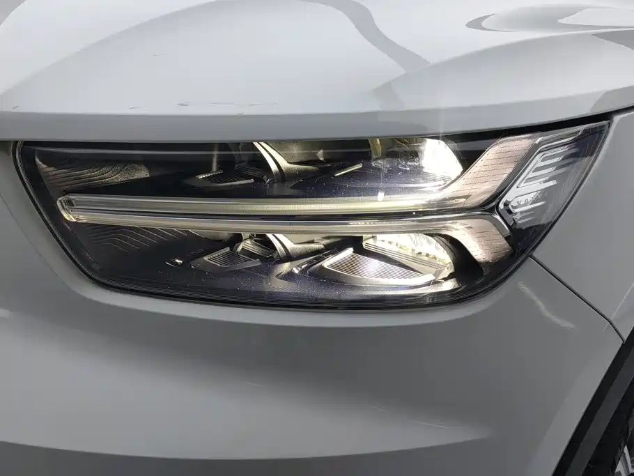 Volvo XC40 — миниатюра 5