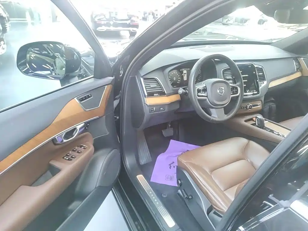 Volvo XC90 — миниатюра 16