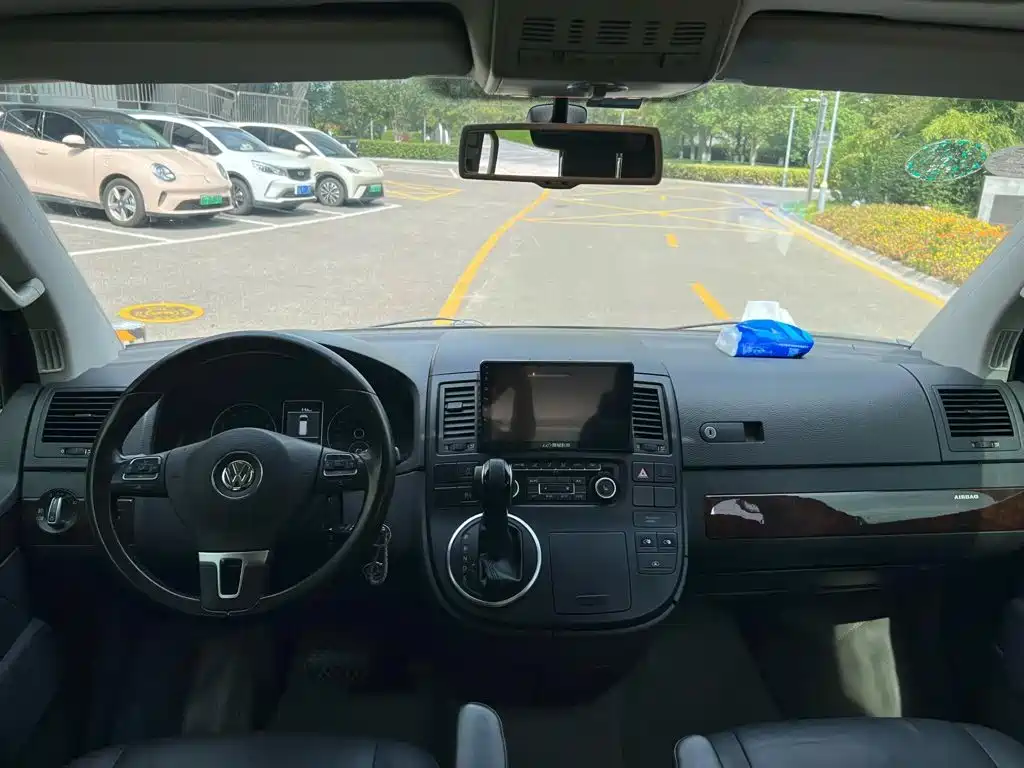 Volkswagen Multivan — миниатюра 14