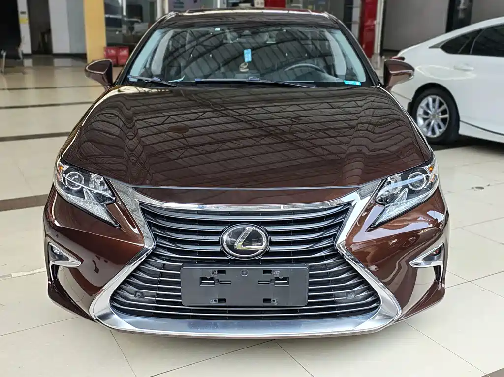 Lexus ES — миниатюра 2