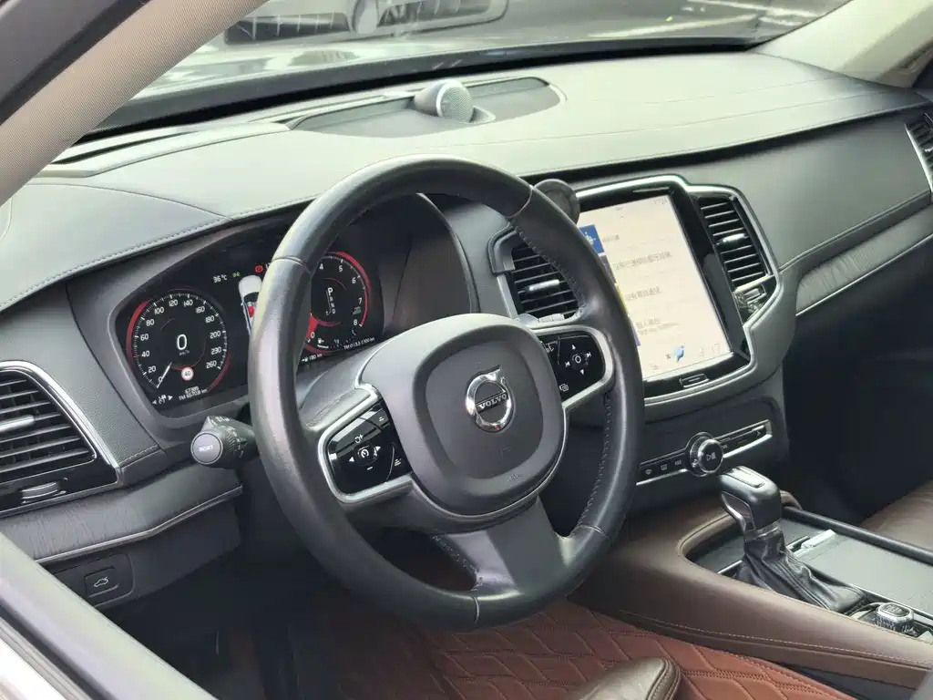 Volvo XC90 — миниатюра 11