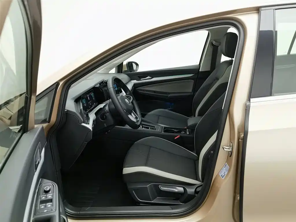 Volkswagen Golf 2021 280TSI DSG 30