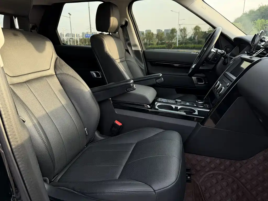 Land Rover Discovery — миниатюра 7