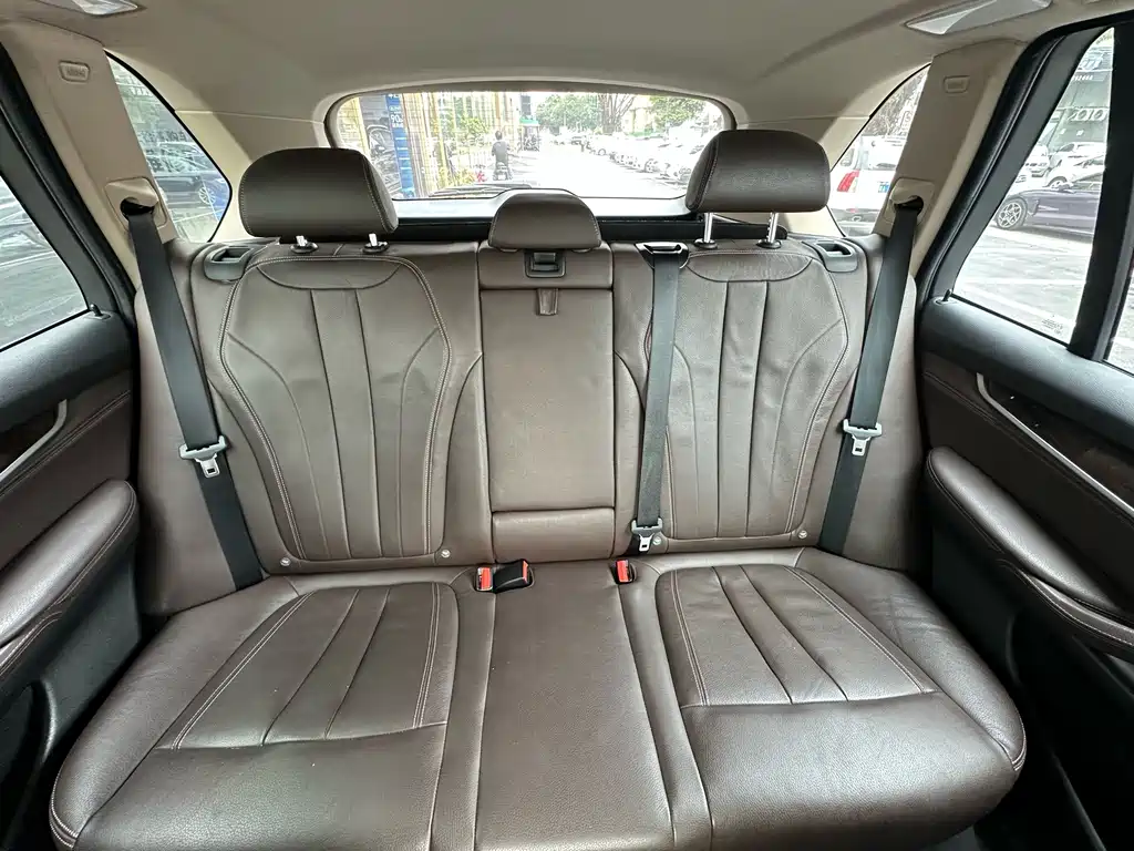 BMW X5 (Import) — миниатюра 11