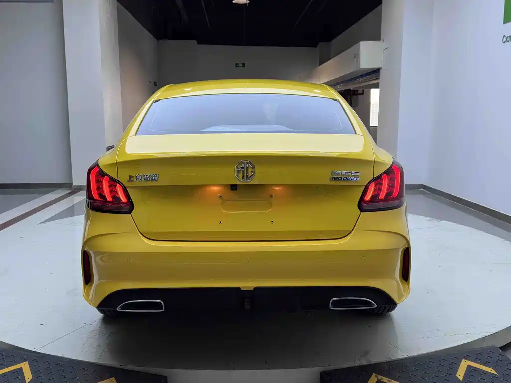 MG 5 2022 180DVVT CVT Luxury