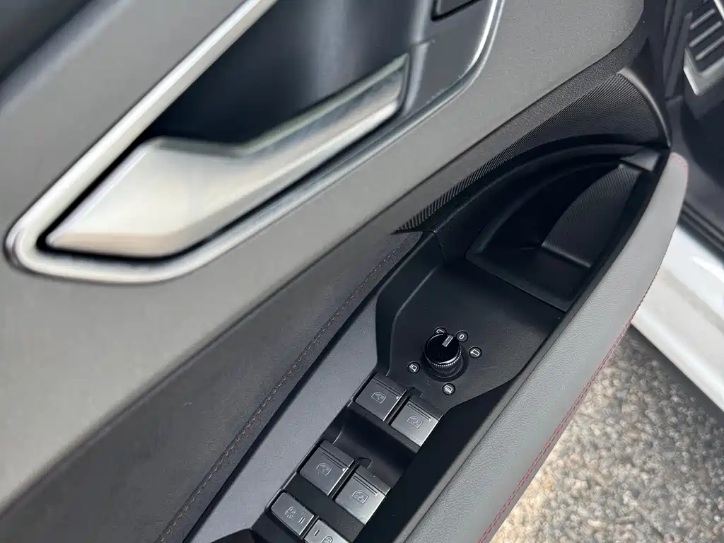 Audi Q5 e-tron — миниатюра 12