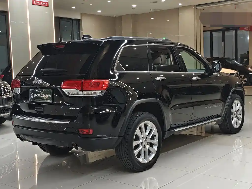 Jeep Grand Cherokee (Import) — миниатюра 16