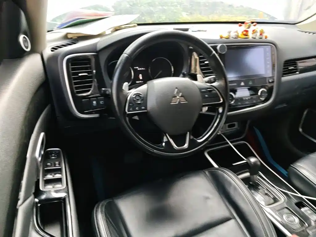 Mitsubishi Outlander — миниатюра 6