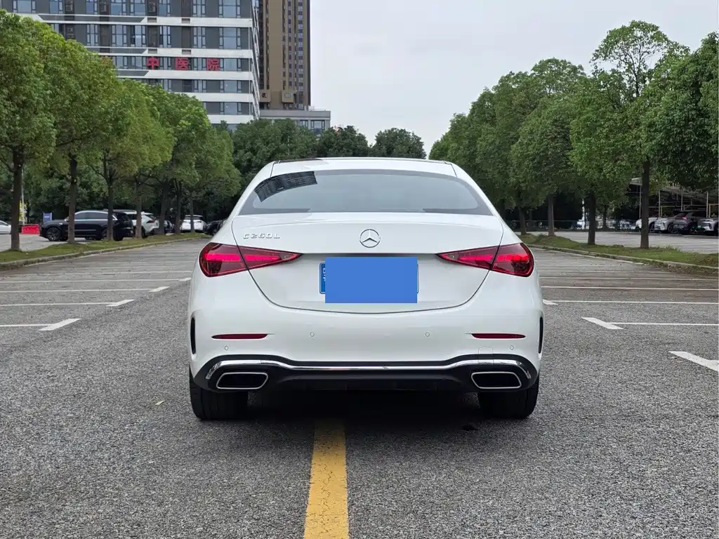 Mercedes-Benz C-Class — миниатюра 10