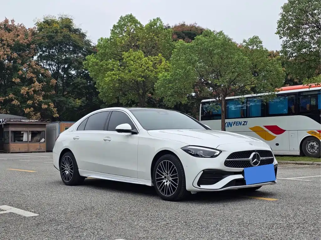 Mercedes-Benz C-Class — миниатюра 3
