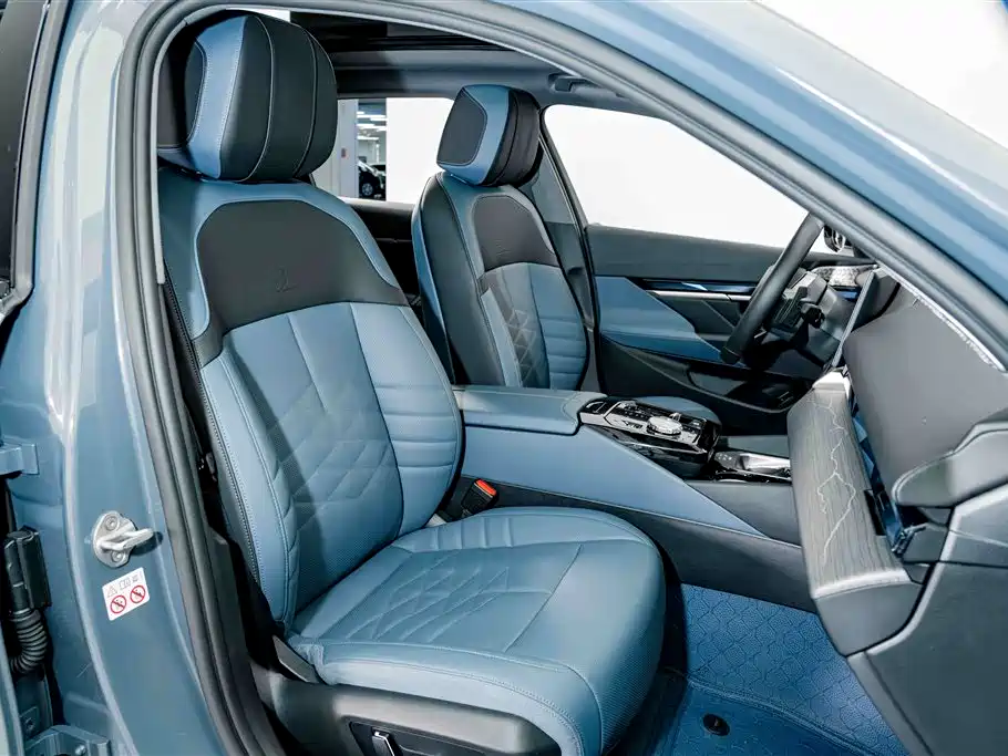 BMW 5 Series — миниатюра 21