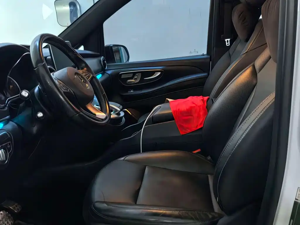 Mercedes-Benz V-Class — миниатюра 6