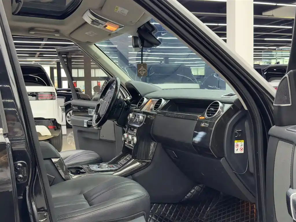 Land Rover Discovery 2016 3.0 SC V6 SE