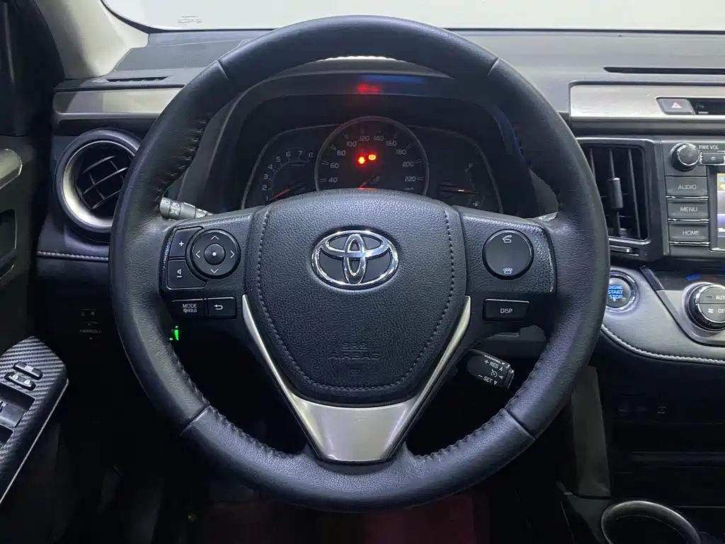 Toyota RAV4 — миниатюра 13