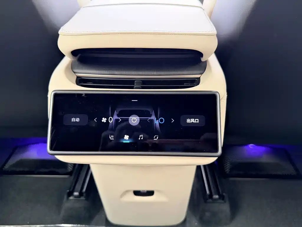 NIO ES6 — миниатюра 12