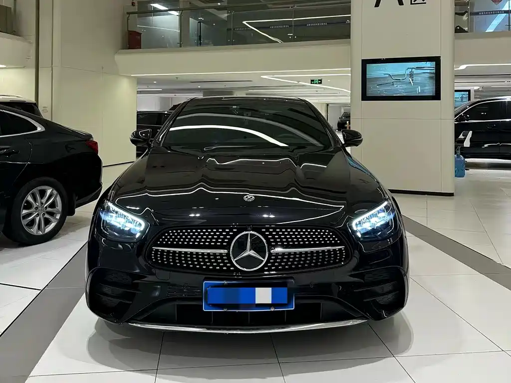 Mercedes-Benz E-Class — миниатюра 2