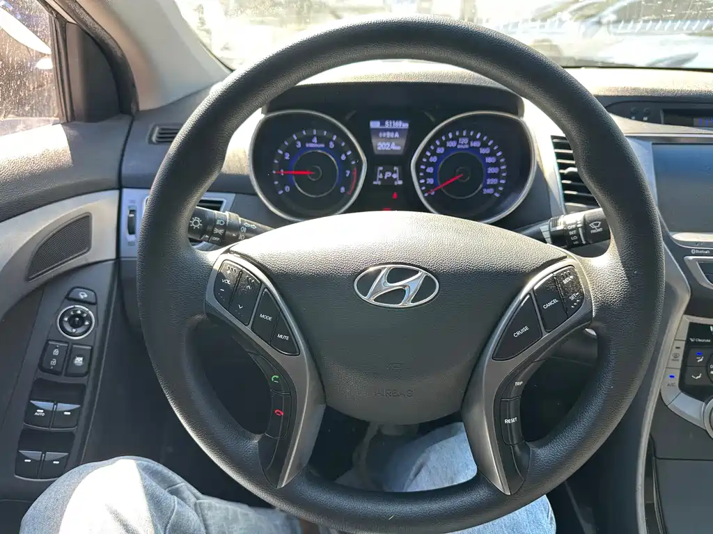 Hyundai Elantra Langdong — миниатюра 18